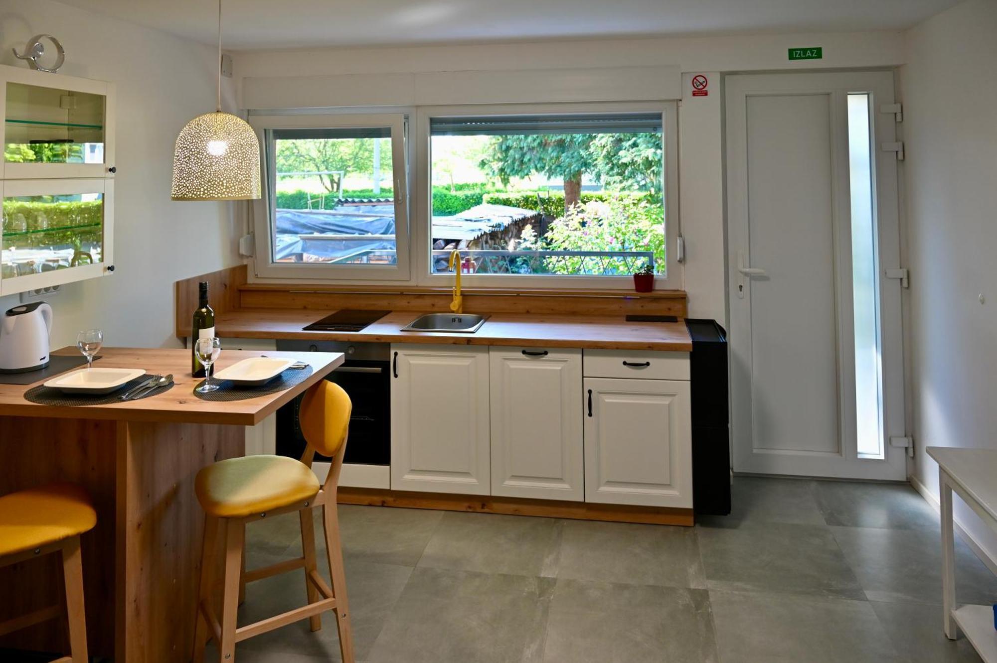 Studio Apartman Una -Self Check In,Free Parking Karlovac Buitenkant foto